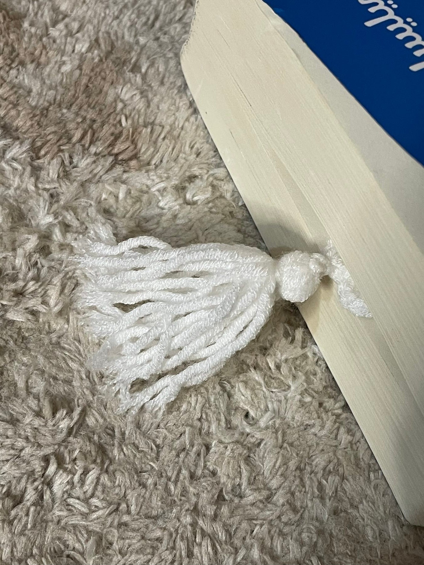 فاصل ورد أبيض