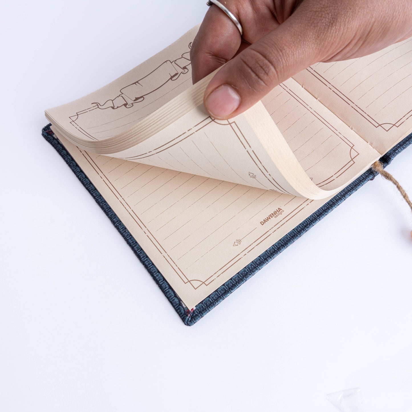 دفتر ما وراء الحدود | دفتر ملاحظات عتيق متجر أنس للكتب