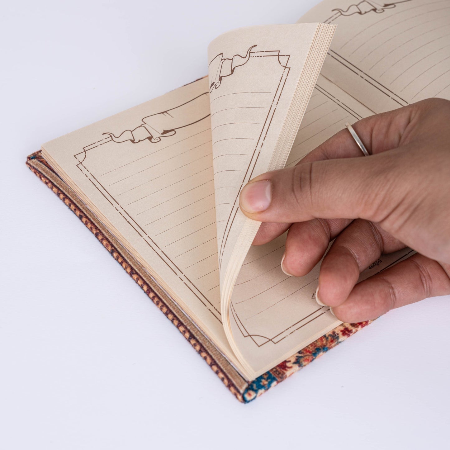 دفتر الأحبّة | دفتر ملاحظات عتيق متجر أنس للكتب