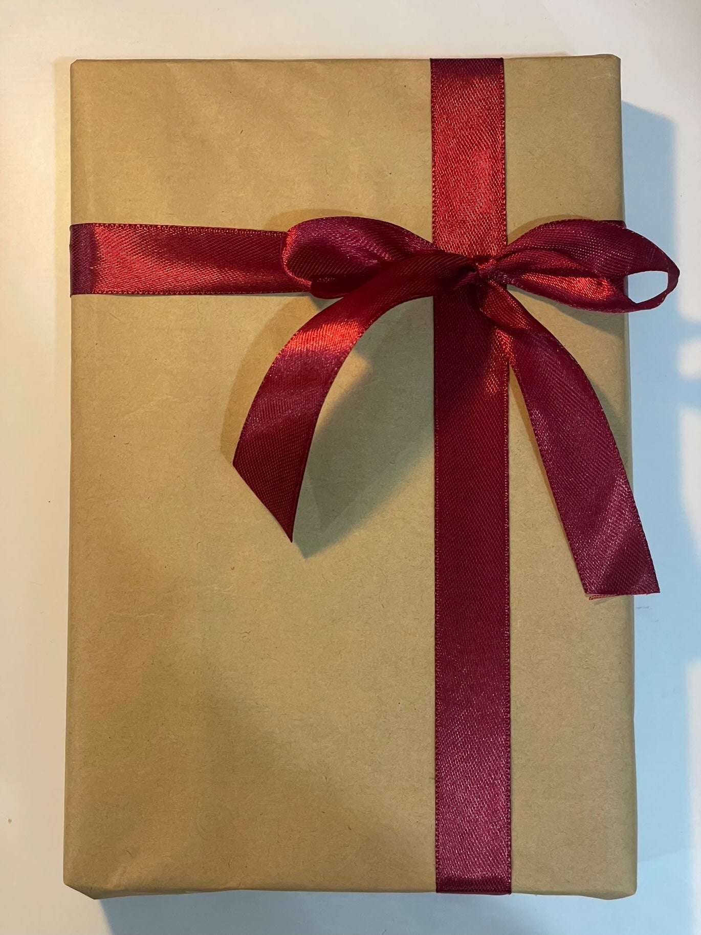 تغليف بسيط "شريط برجندي"